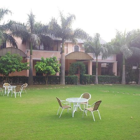 Green Villa Bed & Breakfast Nuova Delhi Esterno foto